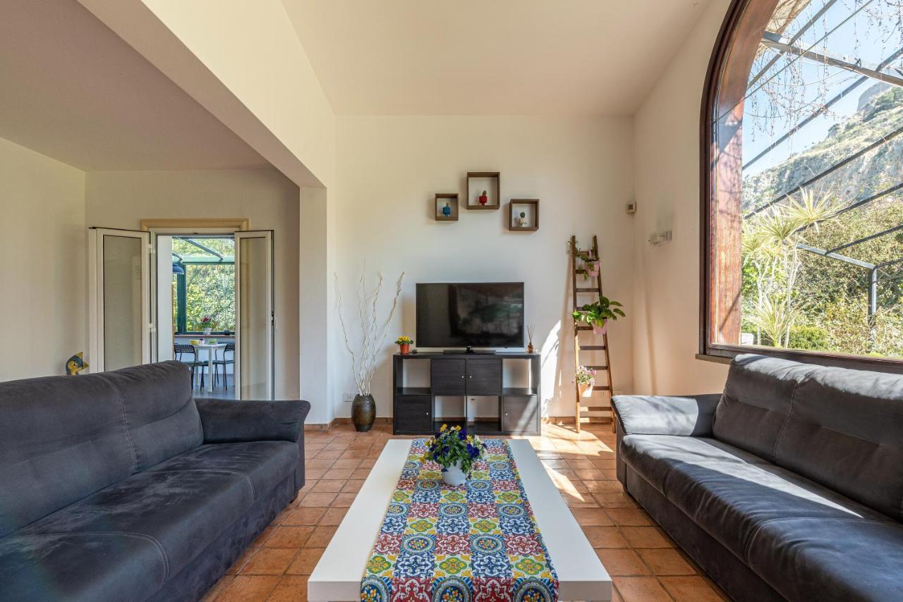 Bouganville Home Мондело Екстериор снимка