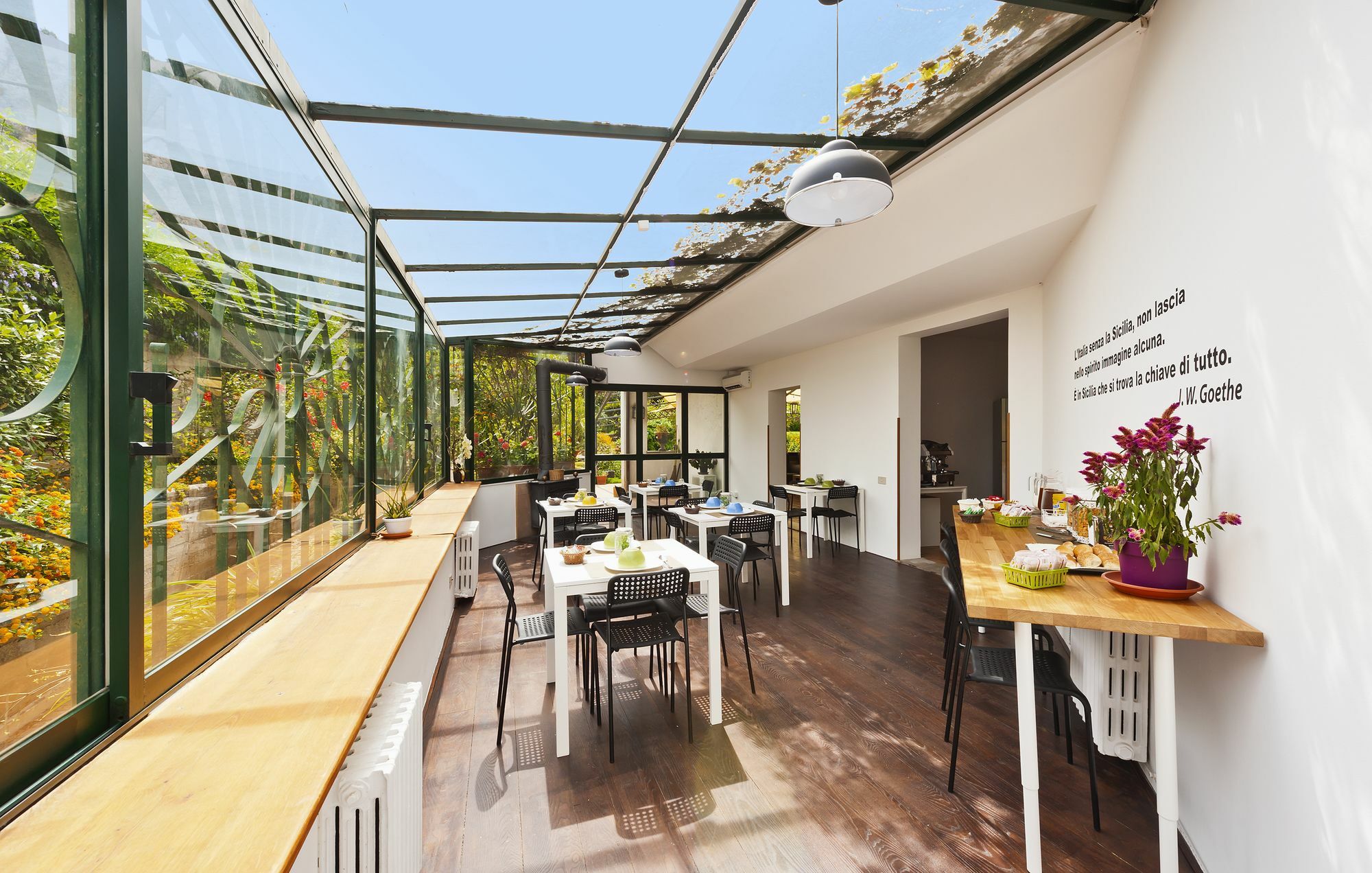 Bouganville Home Мондело Екстериор снимка